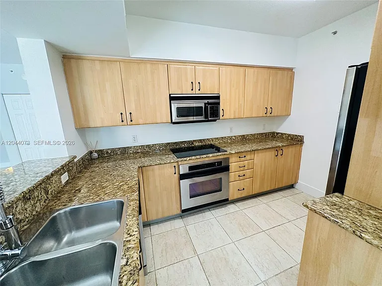 140 Meridian Ave #314 — Photo 19