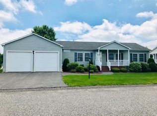 29 Edgestone Dr, Bridgewater, MA 02324