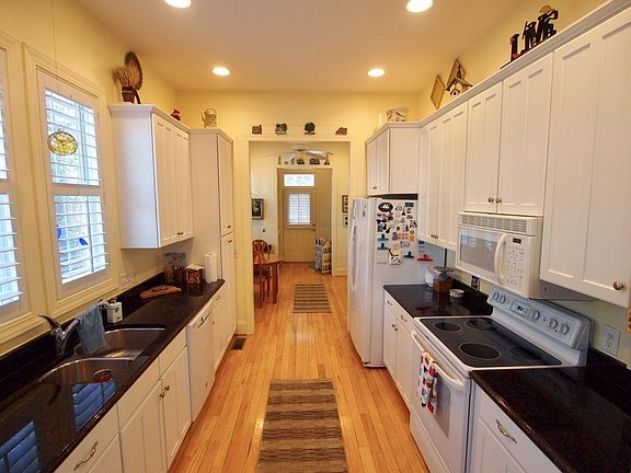 2nd image of 5088 Coral Reef Dr
