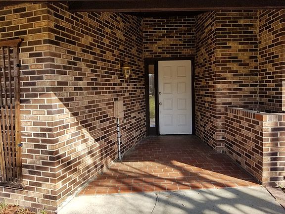 3rd image of 639 Apostolic Dr