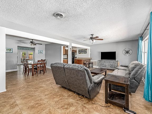 5th image of 133 W Leon Ln