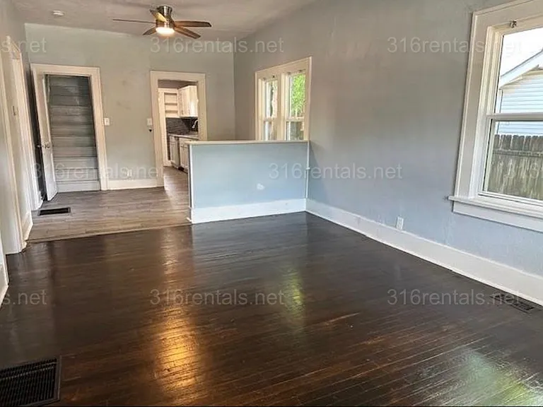 1118 S Hydraulic St — Photo 10