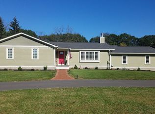 2 Hawk Ridge Rd, Hampton, NJ 08827