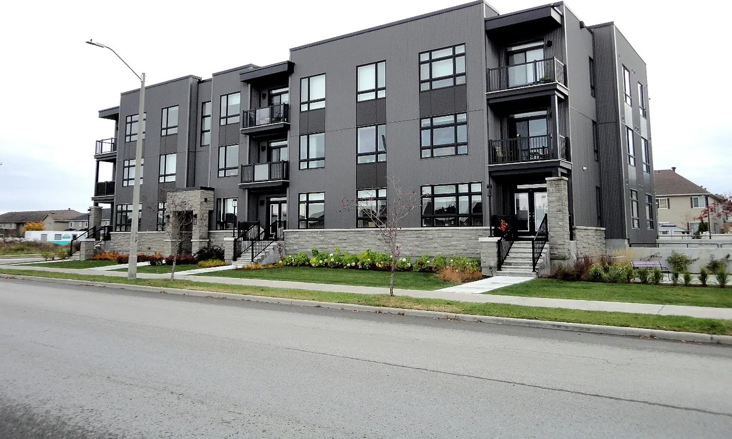 2 bed, 1199 sqft, $2,600 — Photo 4