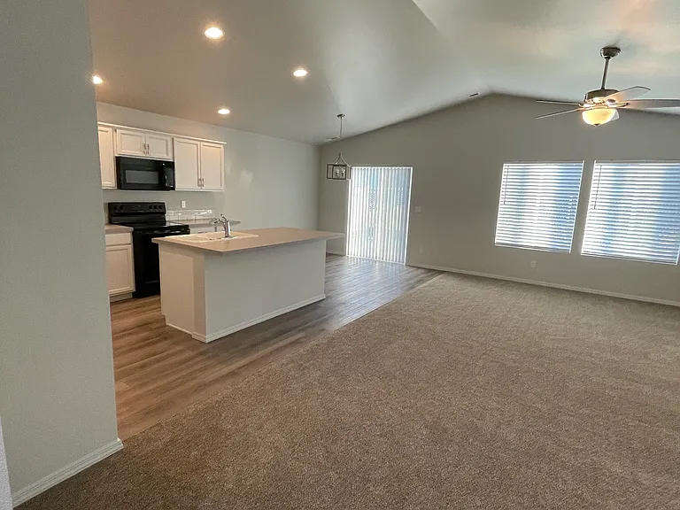 20333 Stockbridge Way — Photo 2