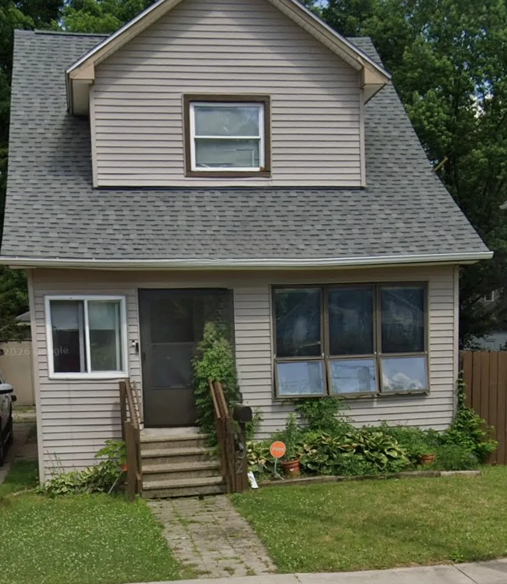 4 bed, 1322 sqft, $1,600 — Photo 1