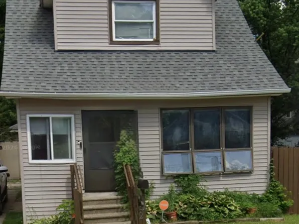 902 Hazard Ave, Kalamazoo, MI 49048