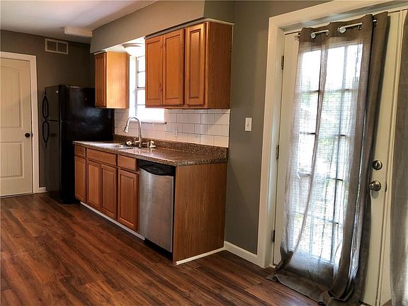 3rd image of 2215 W Alpine Cir