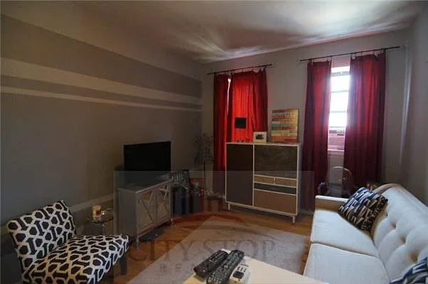 Rented by City Stop Realty | media 8