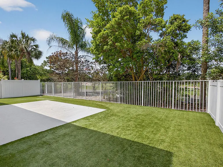 2114 Chagall Cir — Photo 39