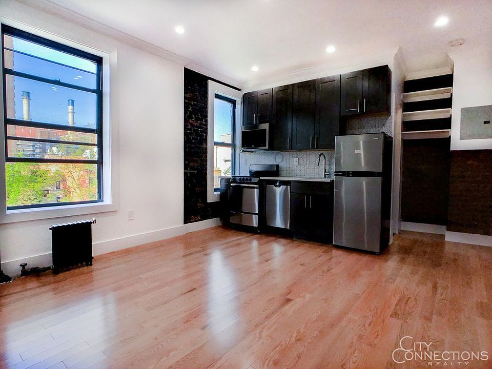 1st image of 700 E 9th St APT 17