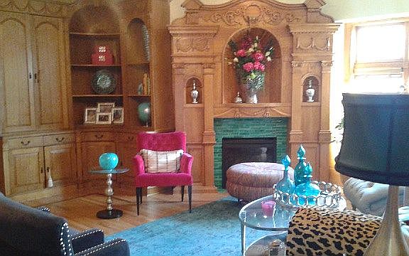    Gas FP in living room