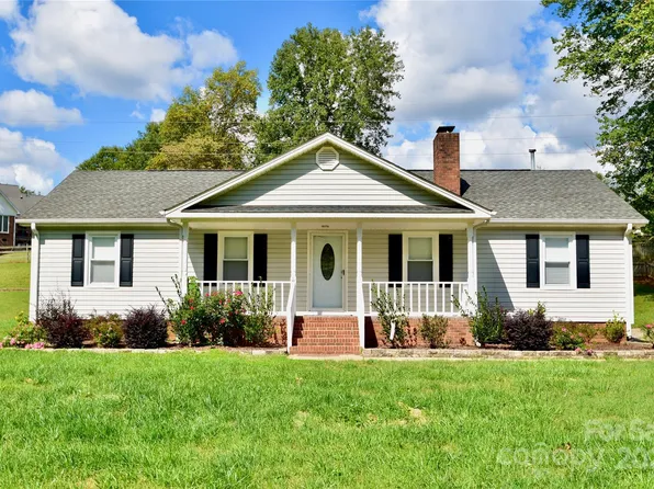 2209 Winterfield Dr, Gastonia, NC 28056