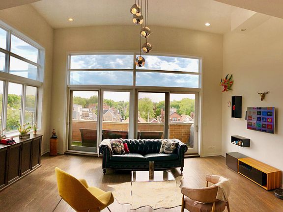 4th image of 2212 W Armitage Ave #4D
