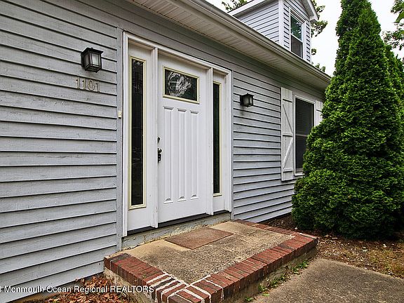 4th image of 1101 Maimone Street