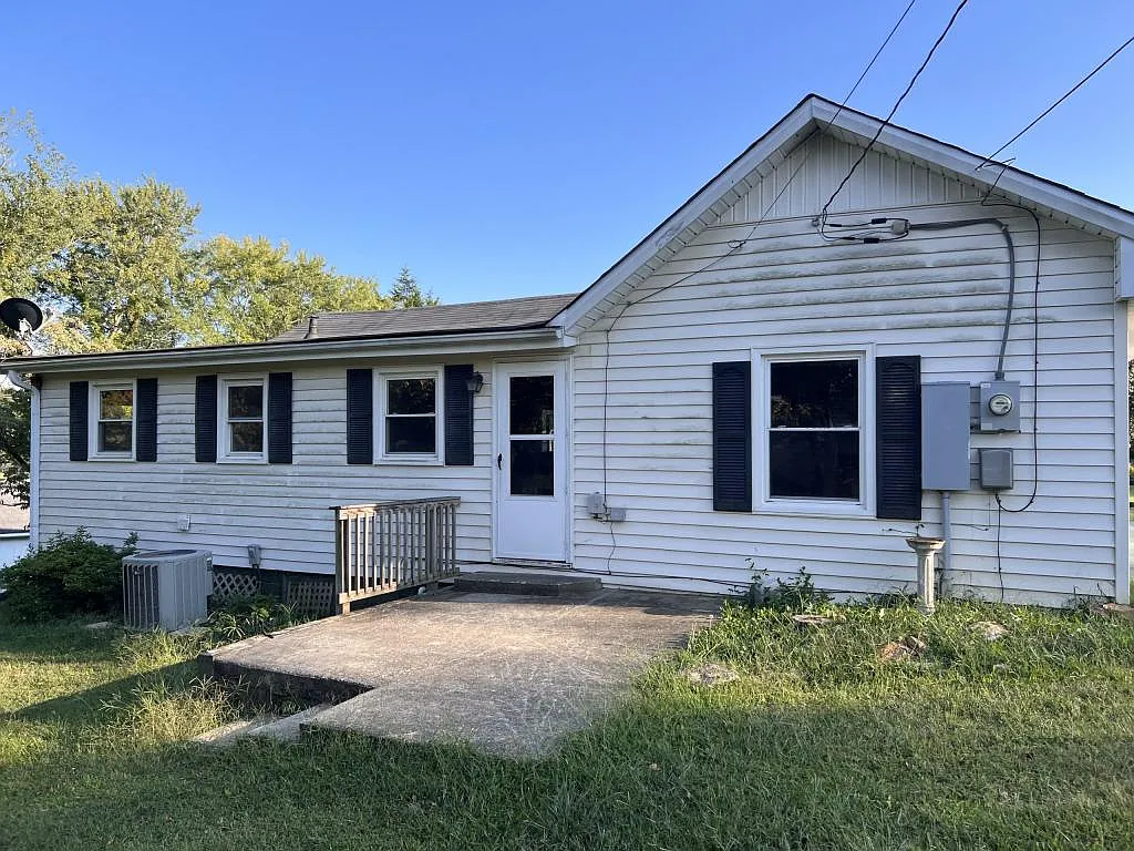 201 Pulliam St — Photo 2