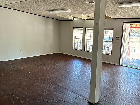 Reverse view of open floor plan