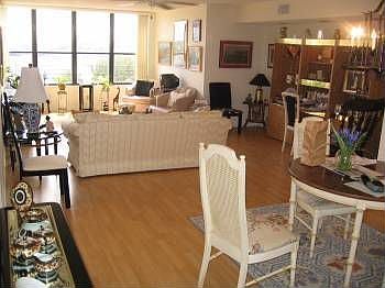 5th image of 2901 Carambola Cir S