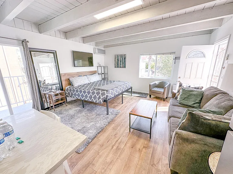 3769 Riviera Dr #B — Photo 4