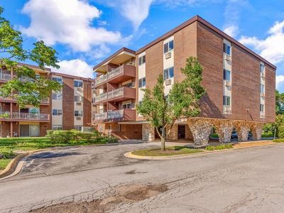 1311 S Finley Rd APT 104, Lombard, IL, 60148
