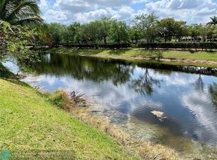 7676 NW 38th Ct, Sunrise, FL 33351
