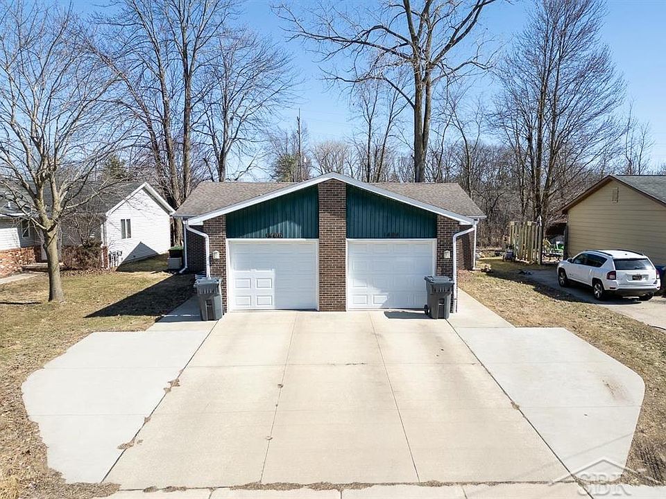 1st image of 1404 & 1406 Illinois Dr