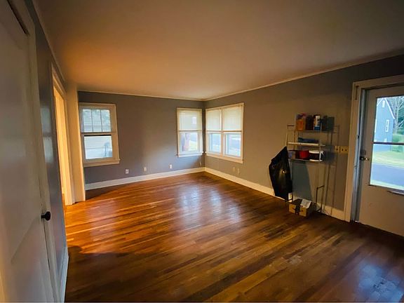 3rd image of 209 W Oliver St