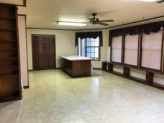 4th image of 244 Wisteria Dr