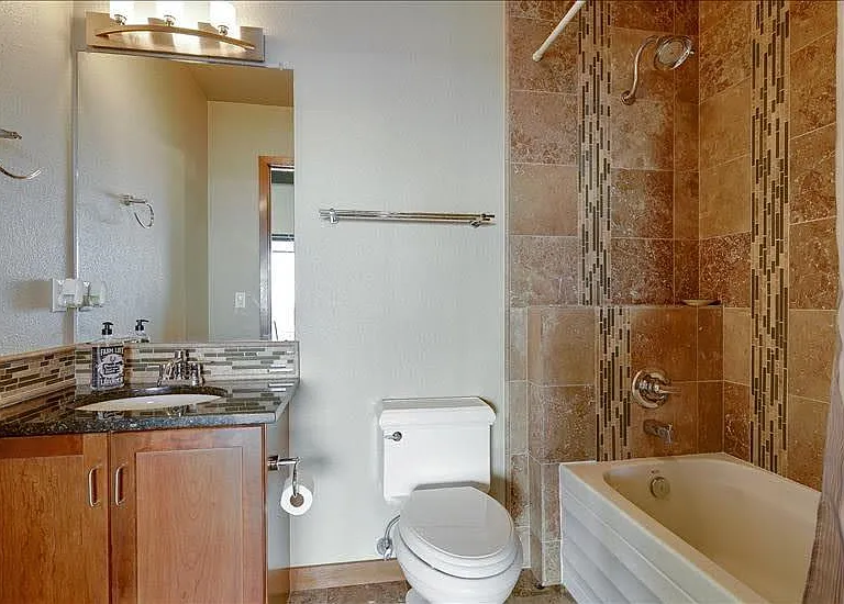 100 Park Ave W #2104 — Photo 16