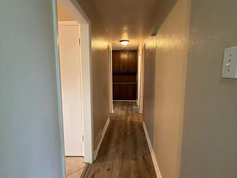 1717 Warwick St — Photo 18