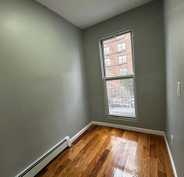 2673 Bainbridge Ave #2 — Photo 4