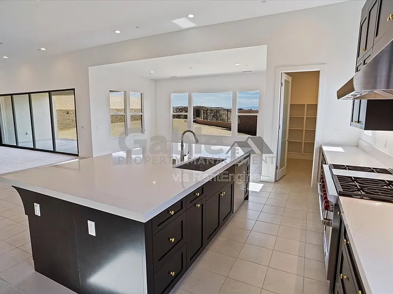 30000 N Camino Los Robles — Photo 3