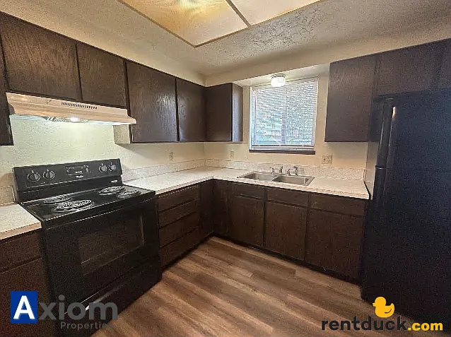 674 W Cedar — Photo 4