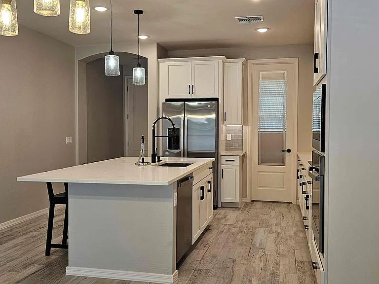 Brand new appliances with a quiet dishwasher