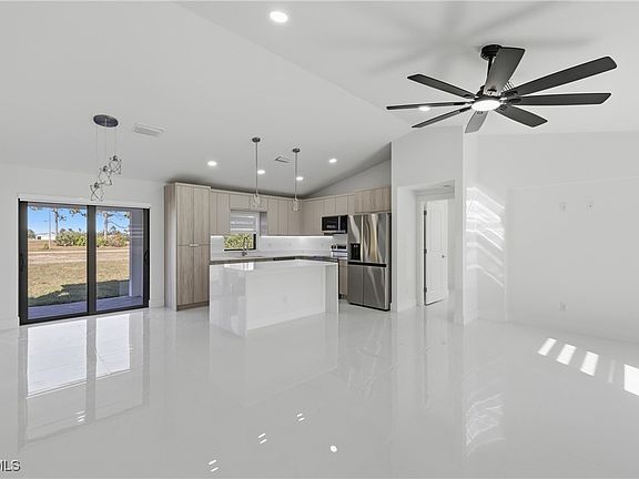 5th image of 2408 NW 7th Pl