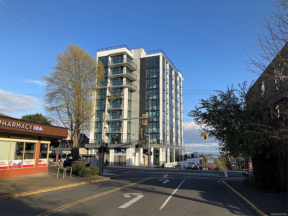 1st image of 899 Esquimalt Rd #202
