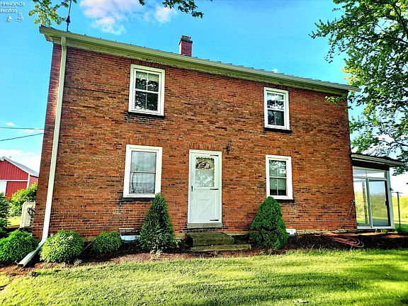 3rd image of 7603 Darrow Rd