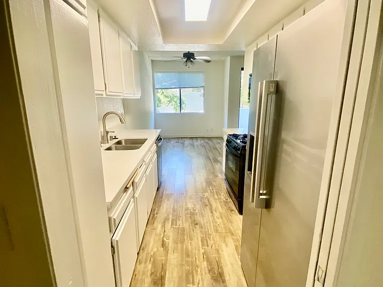 14411 Riverside Dr #10 — Photo 10