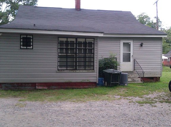 2nd image of 718 W Thomas St