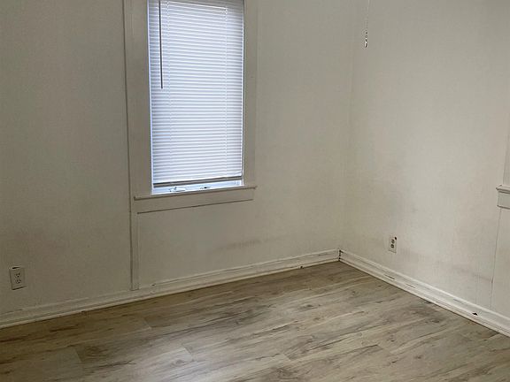 5th image of 4588 1st Ave Unit B