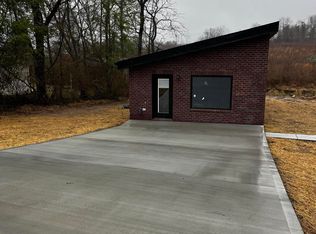 300 Old Mail Rd, Crossville, TN 38555