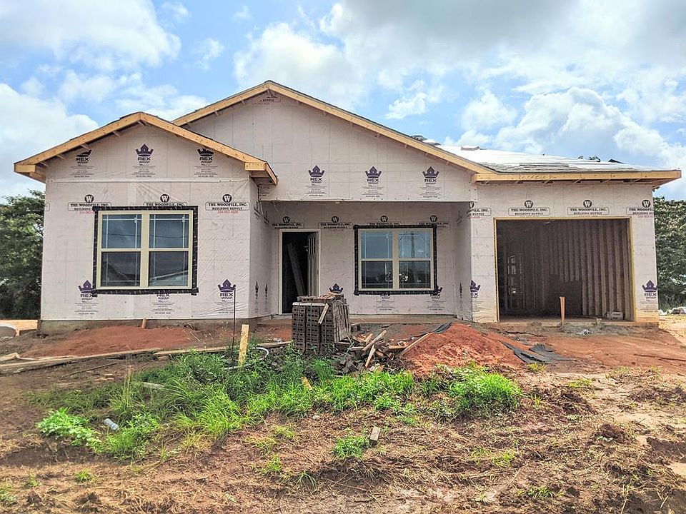 1st image of 120 Gardenia Dr