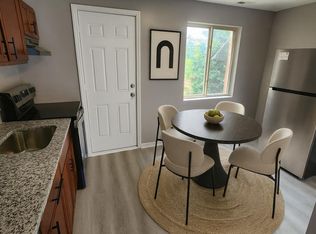 Oaks Complex, Baltimore, MD 21216