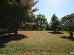 828 Nancy Ln, Weldon Spring, MO 63304
