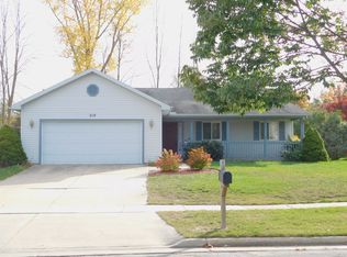 210 E Chapel Ln, Midland, MI 48642