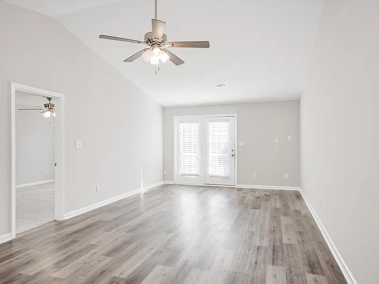 1216 Longpoint Dr — Photo 7