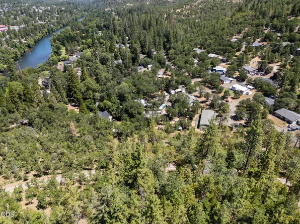 104 Fir St, Shady Cove, OR 97539