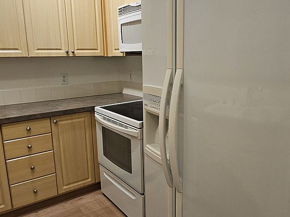 5th image of 13000 Admiralty Way #1