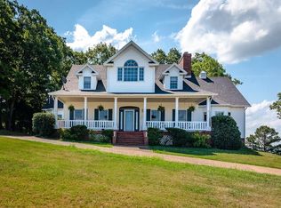 611 Mundell Rd, Eureka Springs, AR 72631