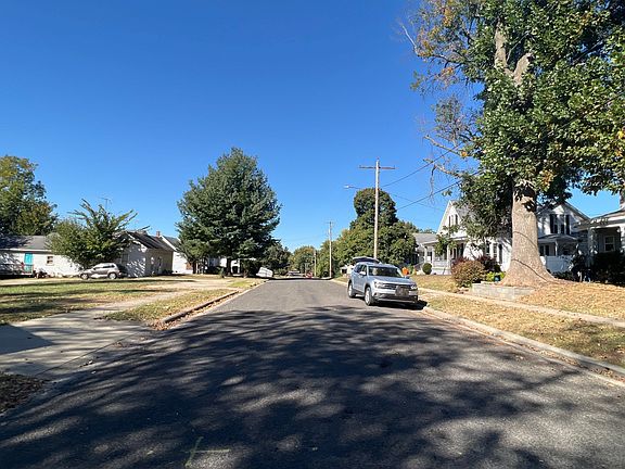 5th image of 550 W Lebanon St